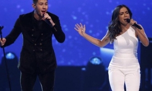 Anitta canta com Nick Jonas em festa pré-Grammy Latino e fãs piram