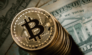 Bitcoin bate quarto recorde em dois dias e supera US$ 15 mil