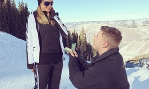 Paris Hilton é pedida em casamento pelo ator Chris Zylka