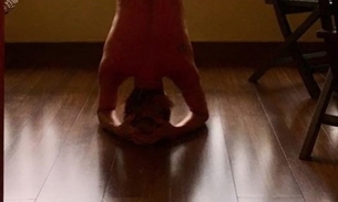 Em foto, mulher de Stênio Garcia surge completamente nua praticando yoga 