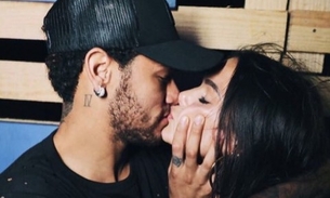 Foto de beijo de Neymar e Marquezine tem direito a mão boba