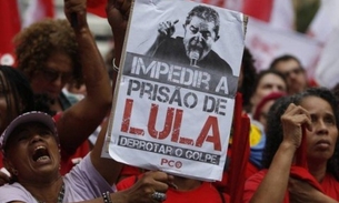 Aliados de Lula atacam judiciário em ato de apoio ao ex-presidente