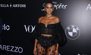 Bruna Marquezine deixa bumbum à mostra em look ousado