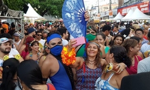 Foliões fazem a alegria na Banda do Boulevard neste domingo