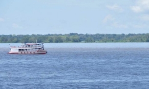 Piratas fazem 50 pessoas reféns durante passeio de lancha em Manaus