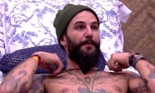 BBB18: Pênis de Wagner escapa de cueca e fica exposto durante toda a madrugada