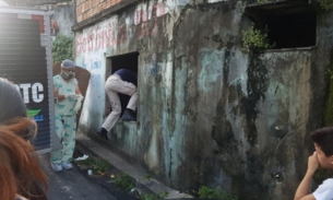 Em Manaus, fedor exalando de casa abandonada revela corpo em decomposição