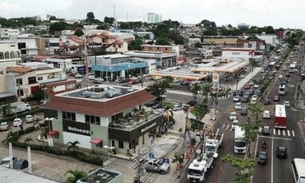 Obras na av. Djalma Batista desviam trânsito e faixa azul é liberada