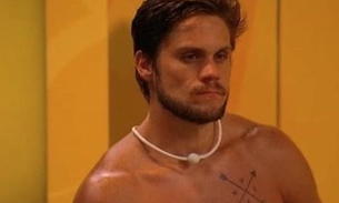 BBB18: Breno deixa toalha cair, pênis fica totalmente exposto e internautas piram