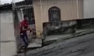 Dupla armada aterroriza moradores em busca de rival em Manaus