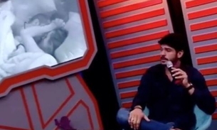 Ex-BBB Lucas é 'forçado' a assistir e analisar vídeo quente de Jéssica e Kaysar