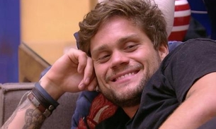    Breno nega sexo com Paula e faz planos para vida de solteiro