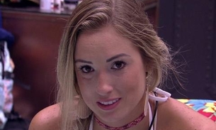 Ex-bbb Jéssica tenta corrigir inglês de internauta, mas é zoada na internet