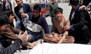 Estado Islâmico reivindica autoria de atentado que matou mais de 50  no Afeganistão