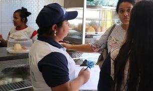 Restaurantes do Centro recebem ação sobre limpeza e lixos em Manaus