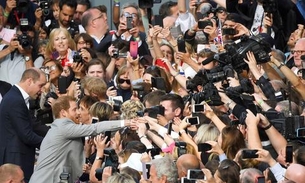 Casamento real leva milhares de pessoas às ruas na Inglaterra, confira as imagens