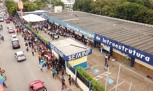 Reflexo do desemprego: Centenas de pessoas tentam vaga de emprego em Manaus