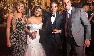 Lívia Andrade quase tem bolsa furtada durante tumulto no casamento de Lexa e Guimê