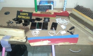 Advogado é preso ao tentar entrar em presídio com celulares escondidos em vassouras e rodos