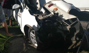 Colisão entre ônibus e carro deixa 3 mortos em estrada do Amazonas