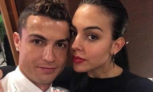 Anel da namorada de Cristiano Ronaldo rouba cena durante jogo da Copa do Mundo
