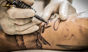   Médicos alertam para risco de tatuagens em pessoas com sistema imunológico enfraquecido