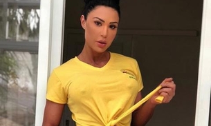 De fio dental, Gracyanne Barbosa empina bumbum avassalador 