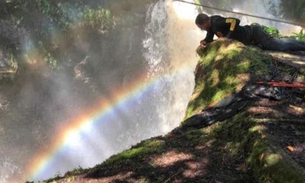Bombeiros trocam efetivo e continuam buscas por turista que caiu em cachoeira no Amazonas