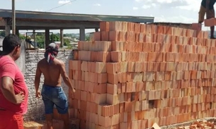 Dois homens são presos suspeitos de aplicarem golpes com vendas de tijolos em Manaus