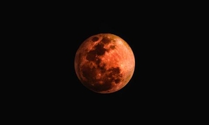 Maior eclipse lunar do século 21 acontece nesta sexta