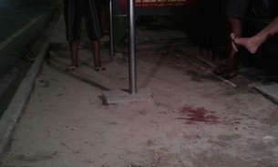 Homem é morto a tiros por assaltantes enquanto esperava ônibus em Manaus