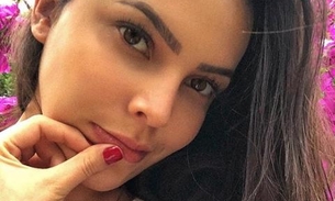 Ex-BBB Emilly ostenta curvas naturais em foto de biquíni