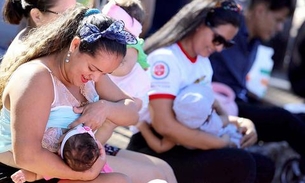 “Hora do Mamaço” na PontaNegra alerta para a importância do leite materno