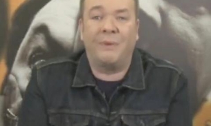 Jornalista do ‘A Tarde é Sua”, Felipeh Campos chora ao anunciar que está com câncer