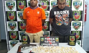 Em Manaus, dupla é presa ao ser flagrada com escopeta e drogas 