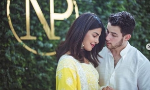 Nick Jonas e Priyanka Chopra divulgam fotos do noivado na Índia