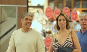 William Bonner mima noiva durante passeio em shopping