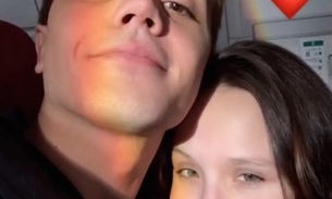 Larissa Manoela leva terceiro namorado à Disney e internet não perdoa