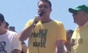 Filho de Bolsonaro diz que pai foi atacado porque 'já está eleito'