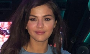 Internautas piram com fotos decotadas de Selena Gomez e suspeitam de silicone