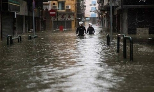 Tufão Mangkhut chega à China após deixar 29 mortos nas Filipinas