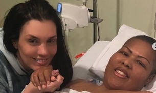 Com câncer, Deise do Fat Family recebe visita de Simony no hospital