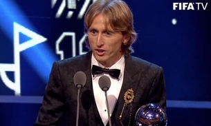Croata Luka Modric leva o prêmio de Melhor do Mundo da Fifa 