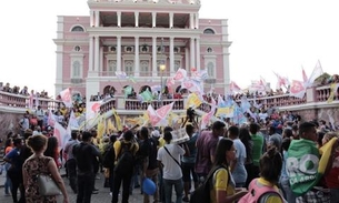 Jovens fazem caminhada em apoio a Amazonino Mendes