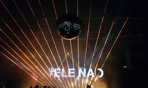 Roger Waters mostra em telão de show 'Ele Não' e coloca Bolsonaro entre neofascistas