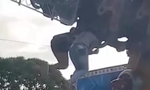 Brinquedo falha e crianças despencam em parque de diversões