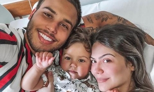 Jonathan Couto mostra rostinho do filho recém-nascido em vídeo fofo