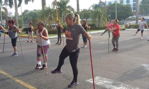 Supermercado promove aula especial de zumba com temática de Halloween nesta quarta