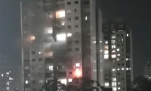 Fogo destrói apartamento no Residencial Mundi e moradores passam mal com fumaça