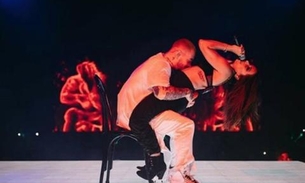 À la Nick Minaj, Anitta rebola em cima de J Balvin em show e fãs apontam affair
